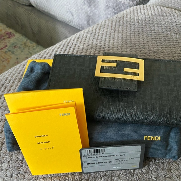 FENDI CONTINENTAL WALLET - Picture 2 of 8